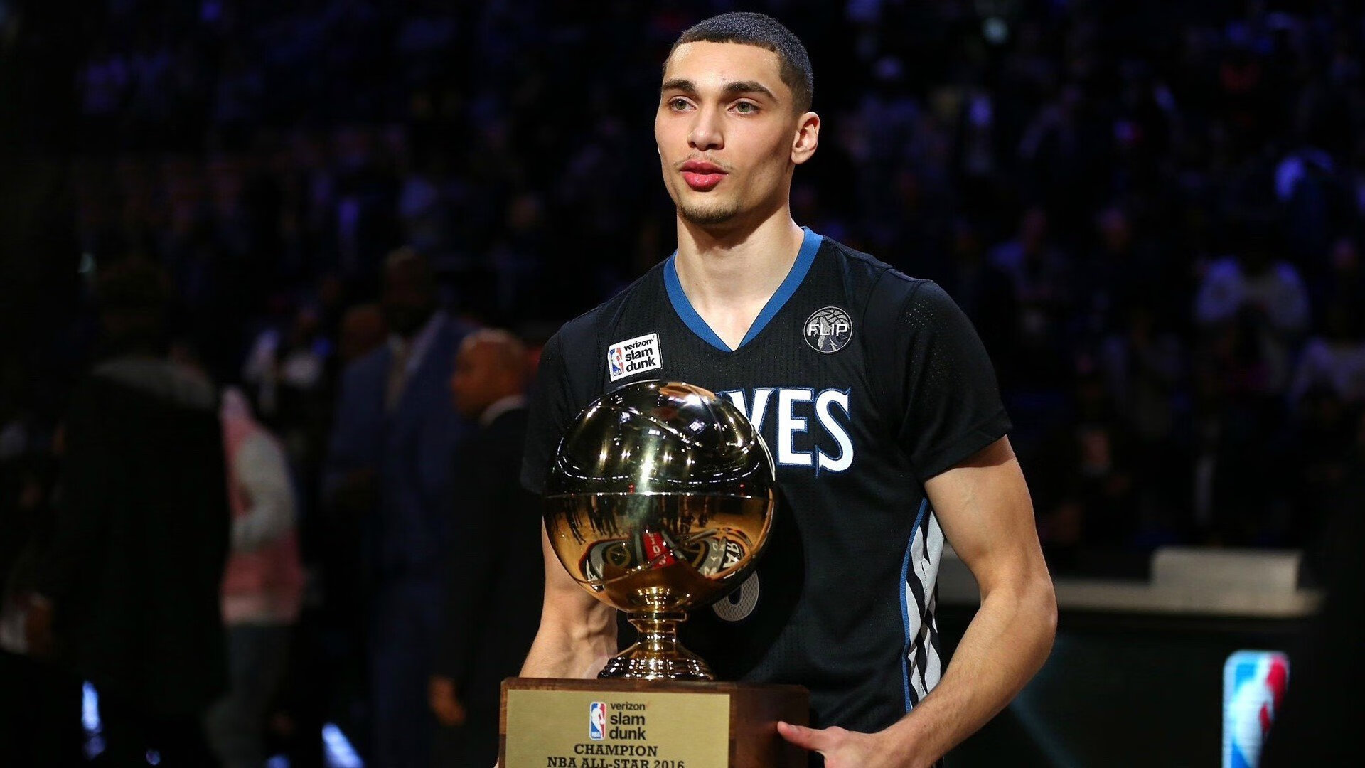 世界青年滑板挑战赛中国男孩勇夺桂冠，滑板比赛世界冠军